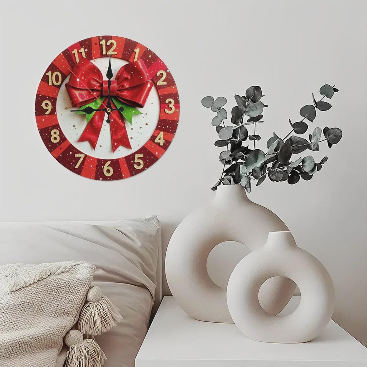 Christmas Tree Clock with Golden Numbers, Festive Holiday Art, Silent 3D Effect Timepiece, Xmas Gift